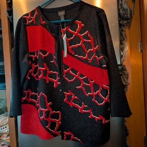 Chic Black and Red Patterned Sweater